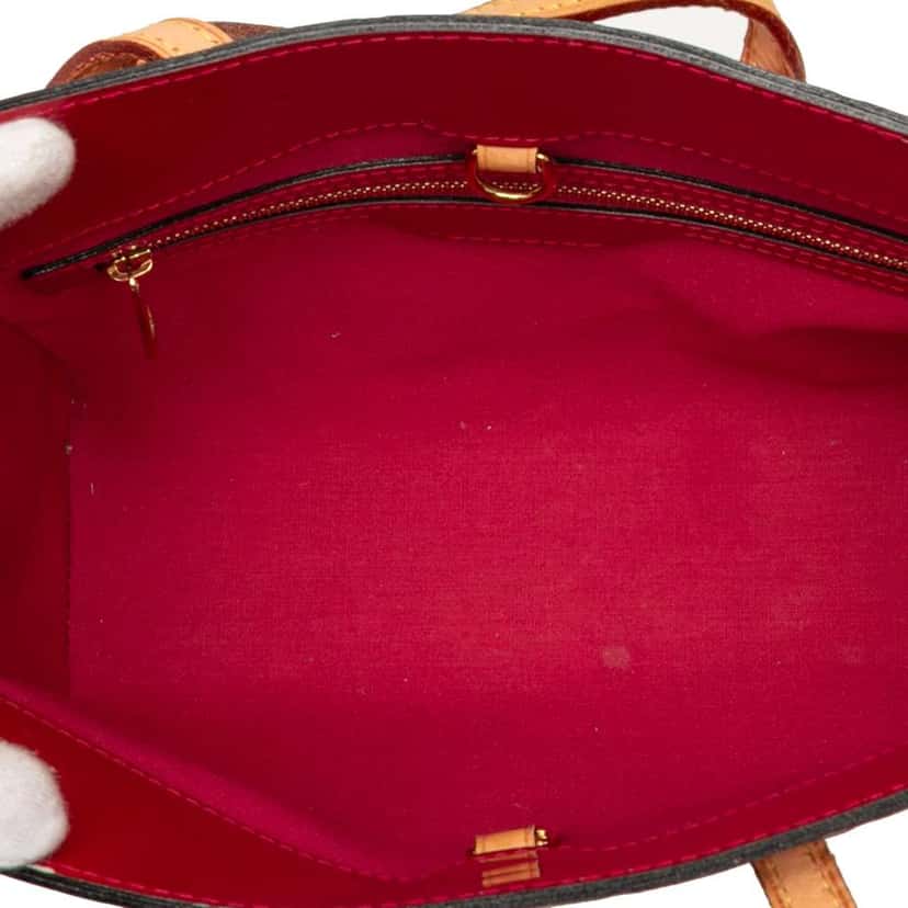 Louis Vuitton Monogram Vernis Catalina BB Red Leather Good condition - Model View