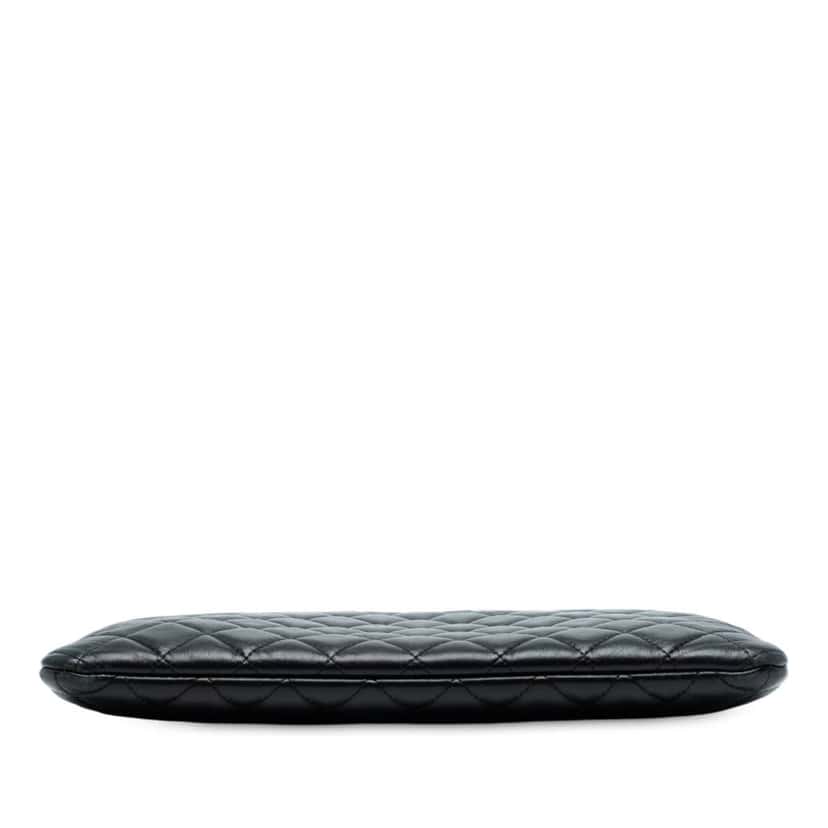 Chanel CC Bicolor Quilted Lambskin Clutch Black Leather Good condition - Inside View