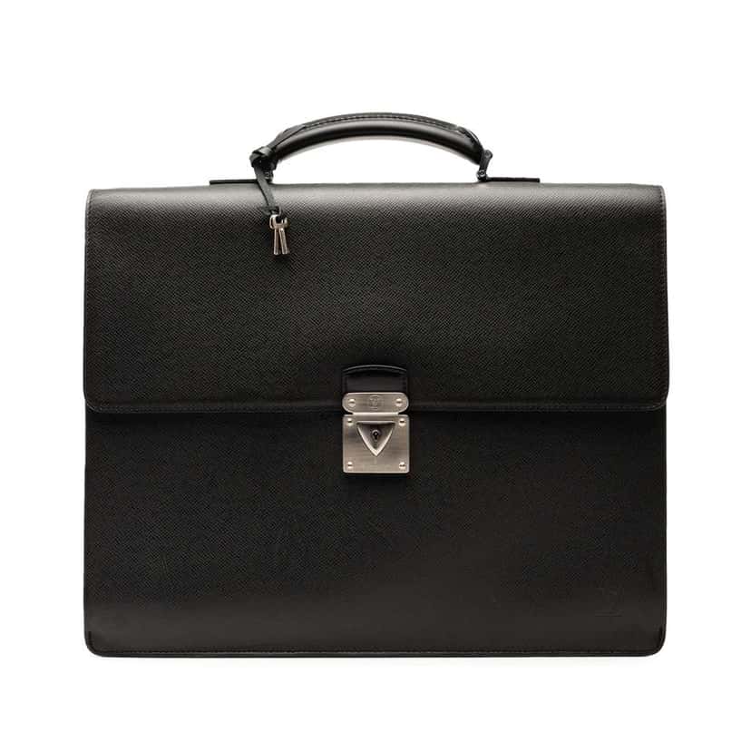 Louis Vuitton Taiga Robusto 2 Black Leather Good condition - Front View