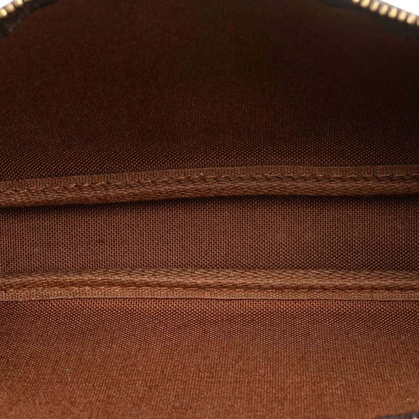Louis Vuitton Monogram Pochette Accessoires Brown Good condition - Model View