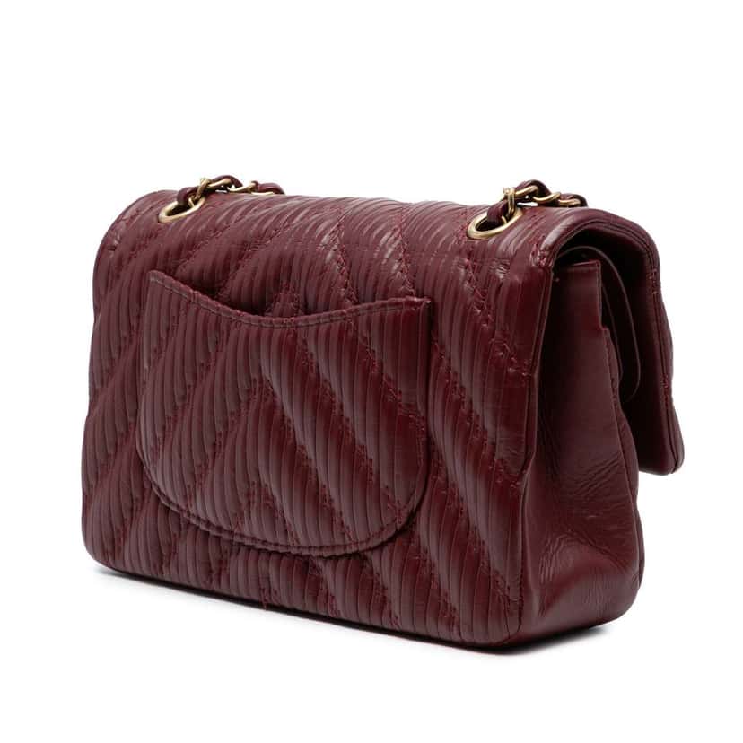 Chanel Medium Classic Chevron Calfskin Pleated Double Flap Red Leather Good condition - Back View