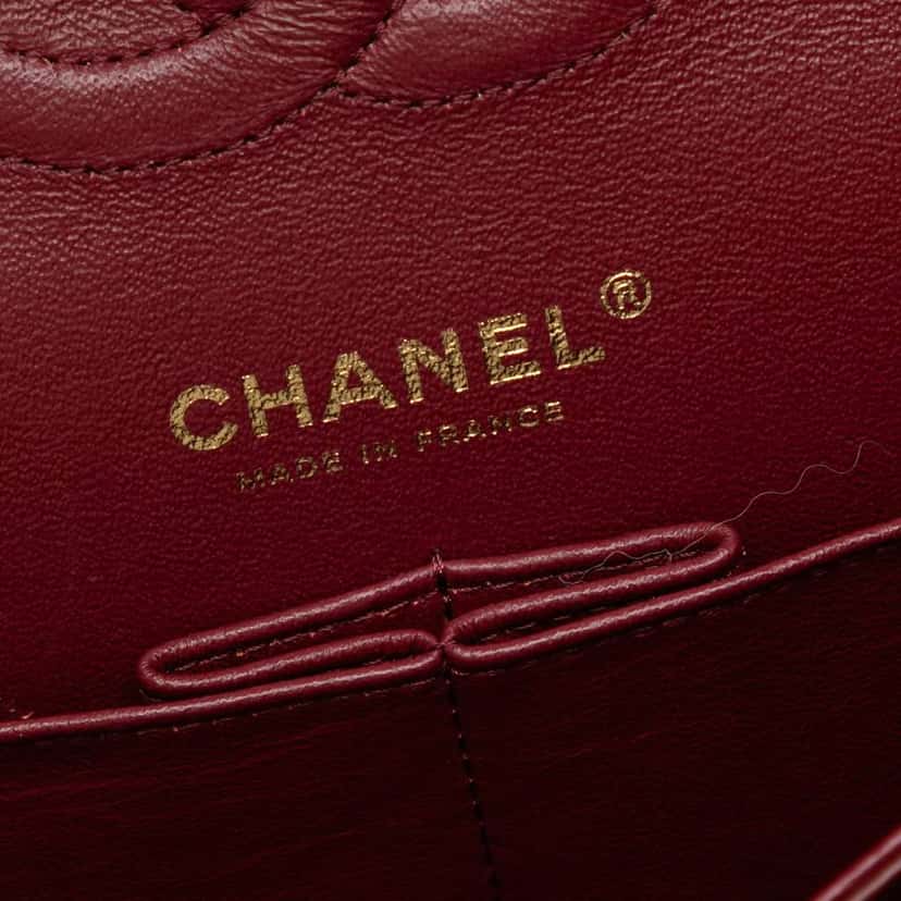 Chanel Medium Classic Chevron Calfskin Pleated Double Flap Red Leather Good condition - Box View