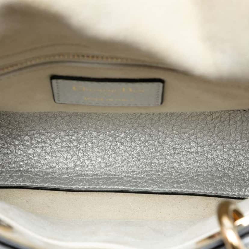 Dior Mini Metallic Grained Calfskin Cannage Lady Dior Silver Leather Good condition - Model View