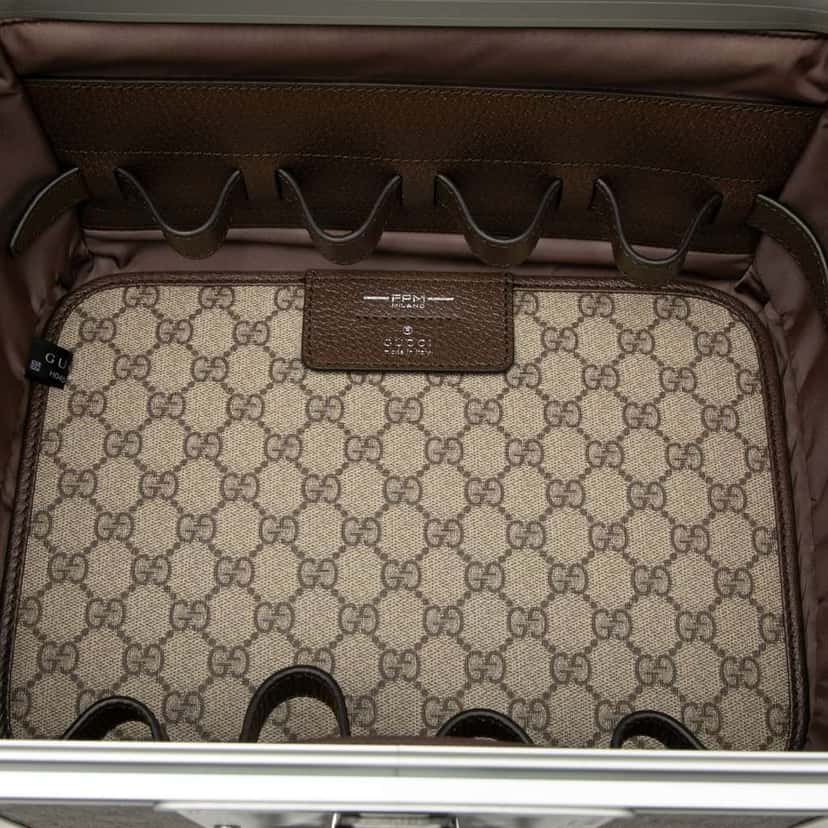 Gucci GG Supreme Porter Beauty Case Grey Canvas Good condition - Model View