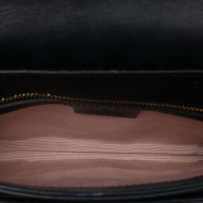 Gucci Small Leather Arli Crossbody Black Leather Good condition - Model View