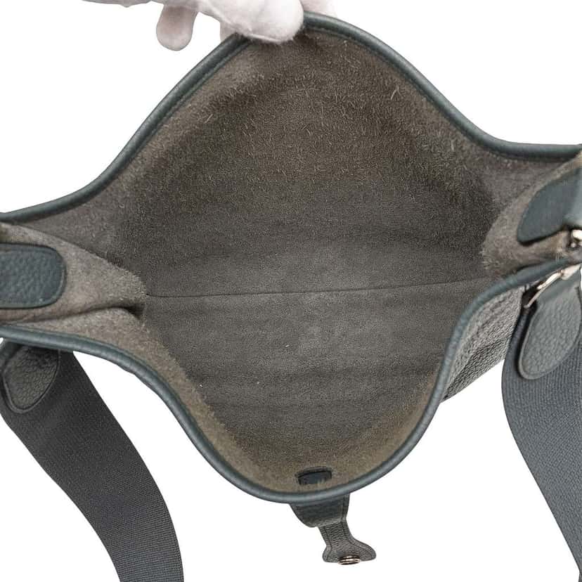 Hermès Clemence Evelyne III 29 Green Leather Good condition - Model View