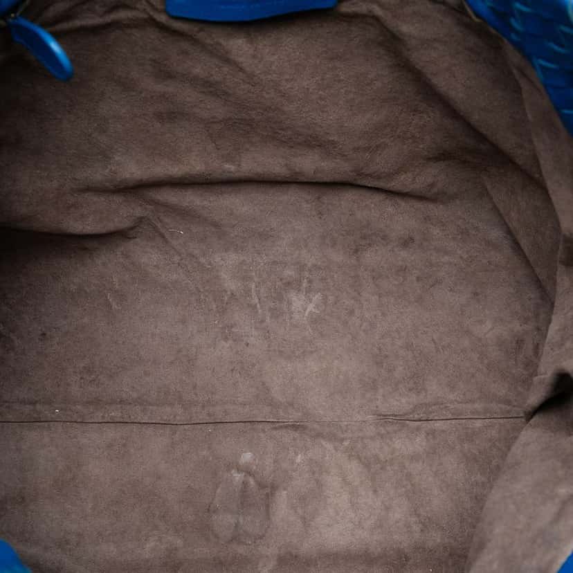 Bottega Veneta Medium Nappa Intrecciato Garda Tote Blue Leather Very good condition - Model View