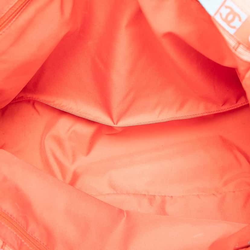 Chanel New Travel Line Nylon Tote Orange Good condition - Model View