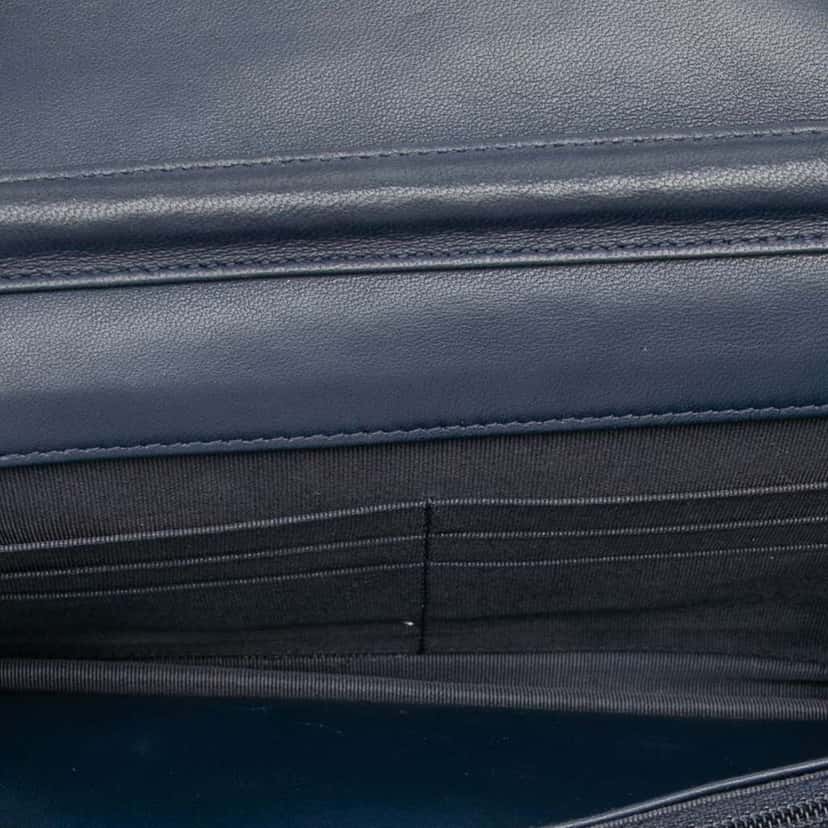 Chanel CC Quilted Lambskin Wallet On Chain Blue Leather Very good condition - Model View