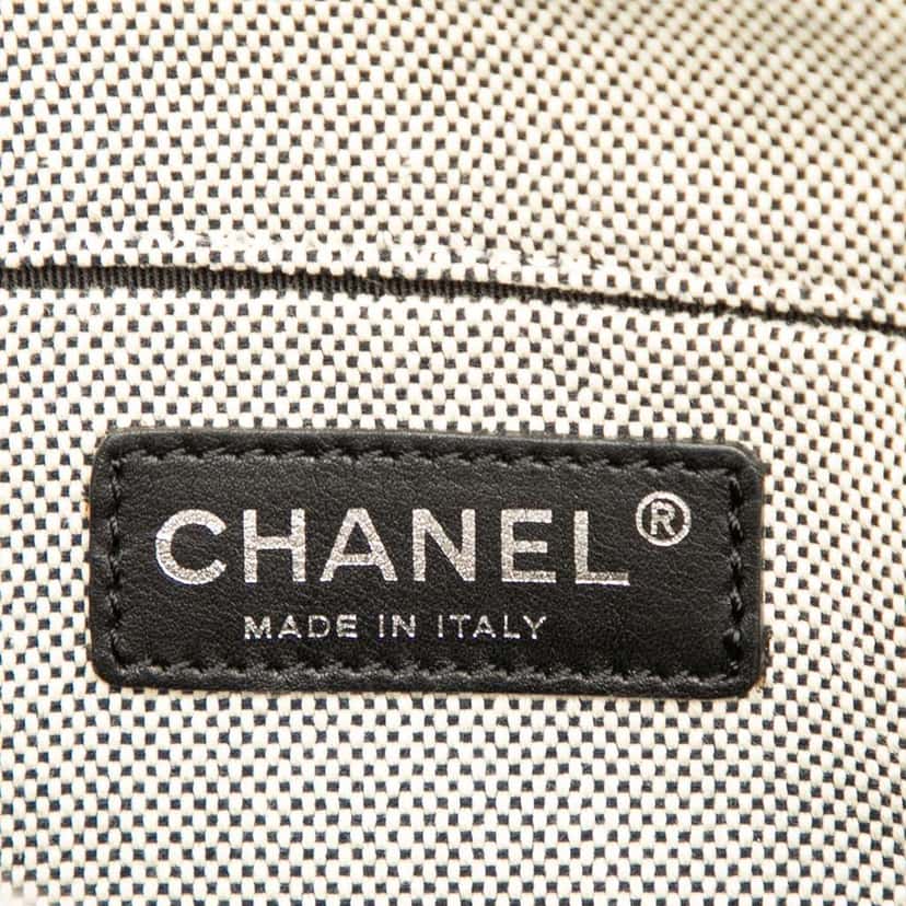 Chanel Canvas CC Camellia No. 5 Shoulder Bag Grey Canvas Good condition - Box View