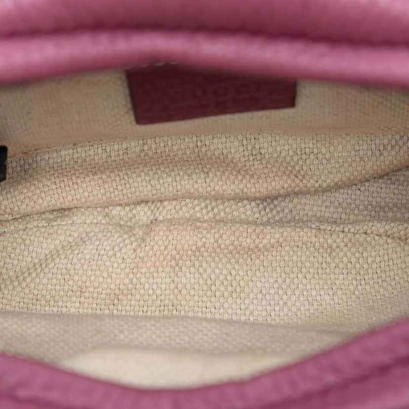 Gucci Mini Pebbled Calfskin Soho Chain Crossbody Pink Leather Very good condition - Model View