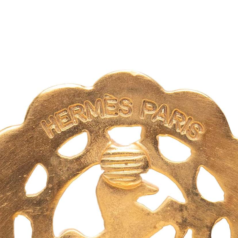 Hermès Gold Plated Bijouterie Fantaisie Clip on Earrings Gold Metal Good condition - Model View