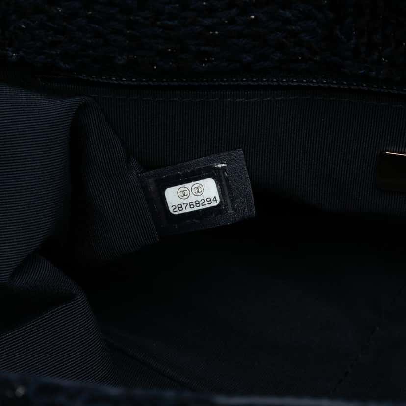 Chanel Maxi Tweed 19 Flap Black Tweed Good condition - Box View