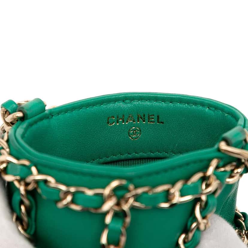 Chanel Lambskin Tech Me Out Clutch With Chain Green Leather Very good condition - Box View