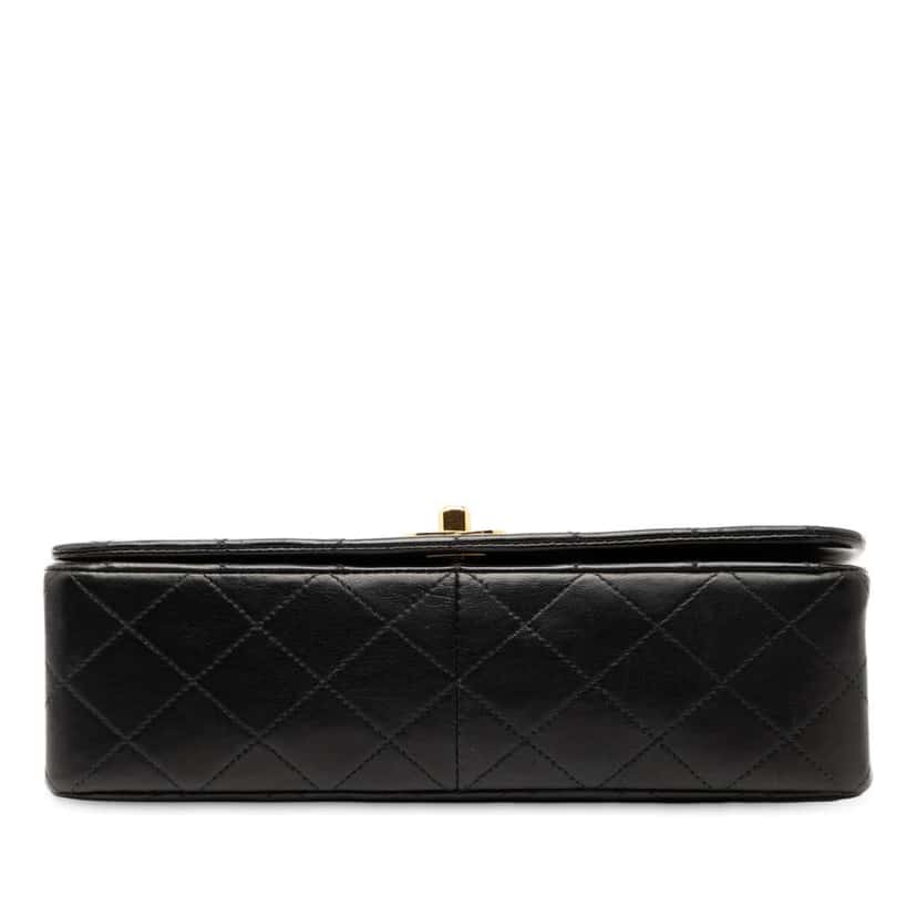 Chanel Medium Quilted Lambskin Full Flap Black Leather Good condition - Inside View
