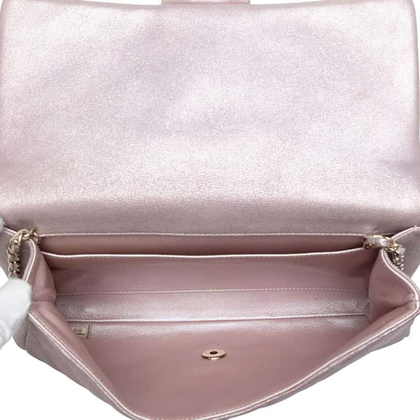Chanel CC Quilted Iridescent Calfskin Clutch with Chain Pink Leather Good condition - Model View