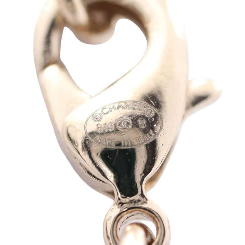 Chanel Gold Plated Faux Pearl CC Rhinestone Pendant Necklace Gold Metal Good condition - Box View