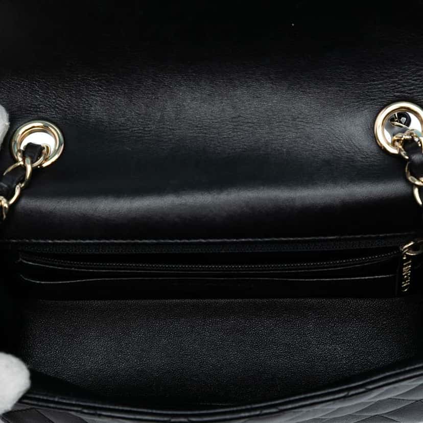 Chanel Mini Rectangular Classic Lambskin Valentines Heart Charms Single Flap Black Leather Good condition - Model View