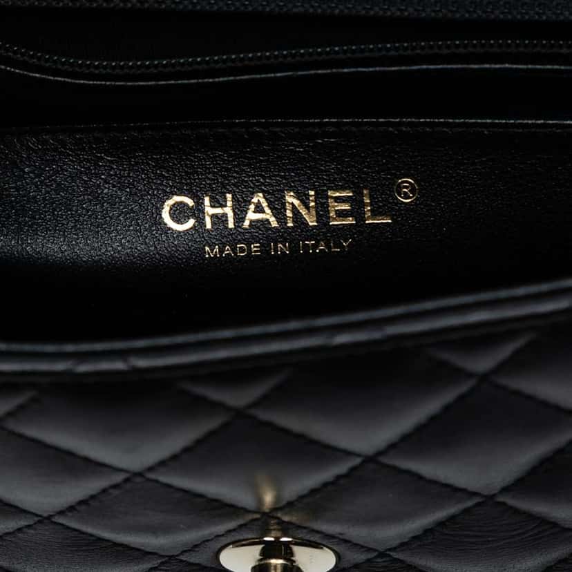 Chanel Mini Rectangular Classic Lambskin Valentines Heart Charms Single Flap Black Leather Good condition - Box View