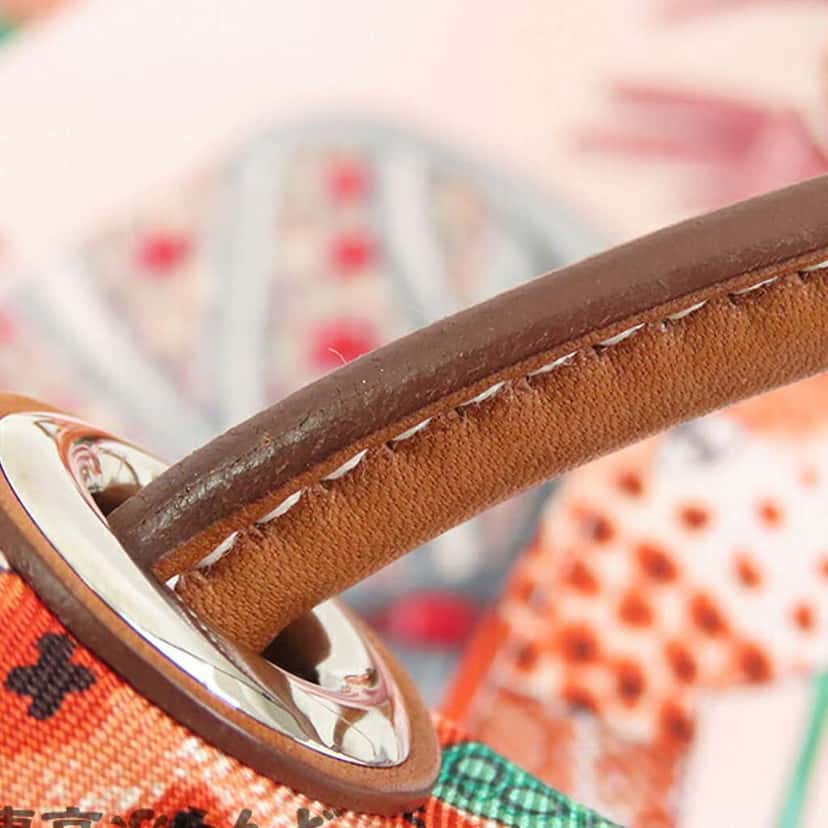 Hermès Silk La Marche Du Zambeze Silky City 33 Pink Silk Good condition - Model View