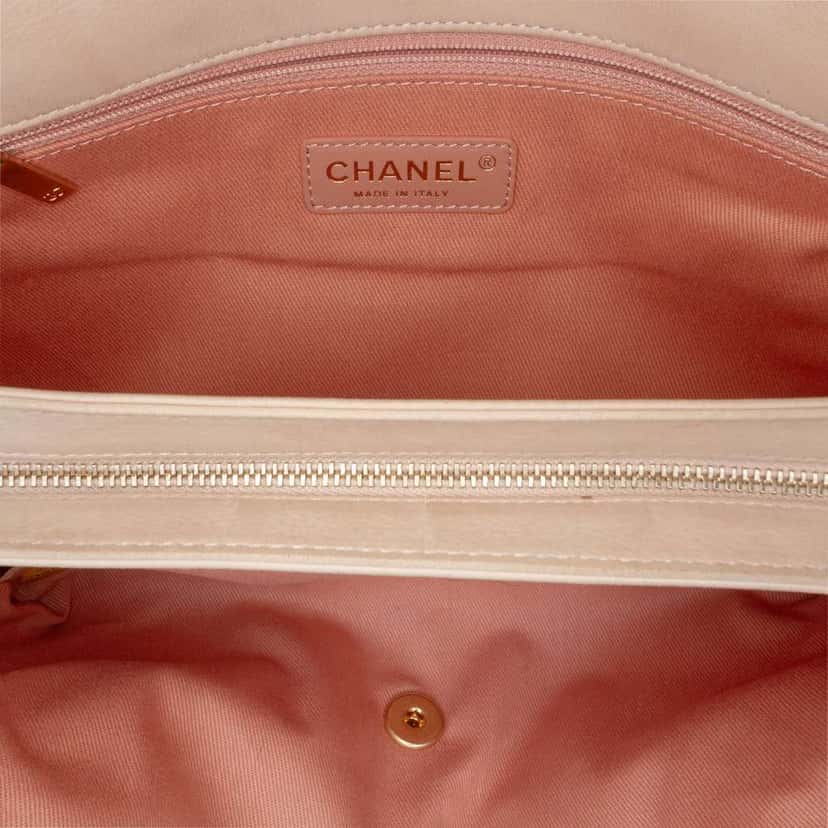 Chanel Jumbo Quilted Calfskin Triple Stitched Flap Brown Leather Good condition - Model View
