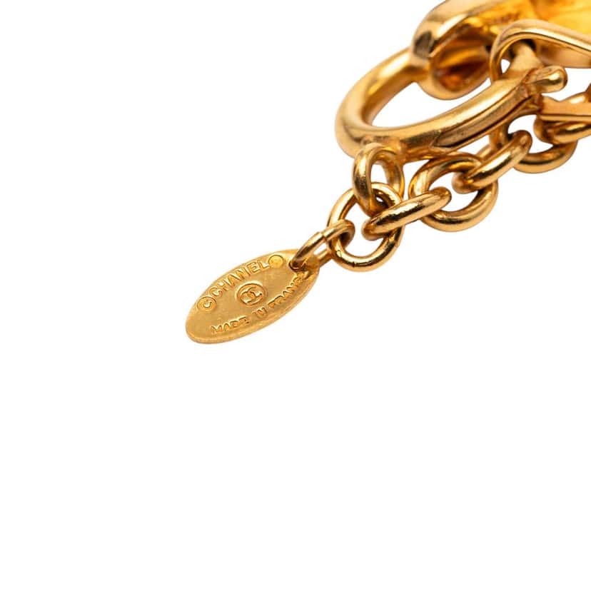 Chanel Gold Plated Quilted CC Pendant Necklace Gold Metal Good condition - Model View
