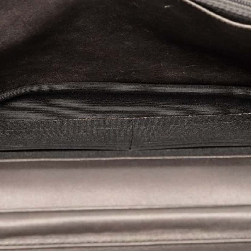 Chanel CC Metallic Caviar Wallet on Chain Black Leather Good condition - Model View