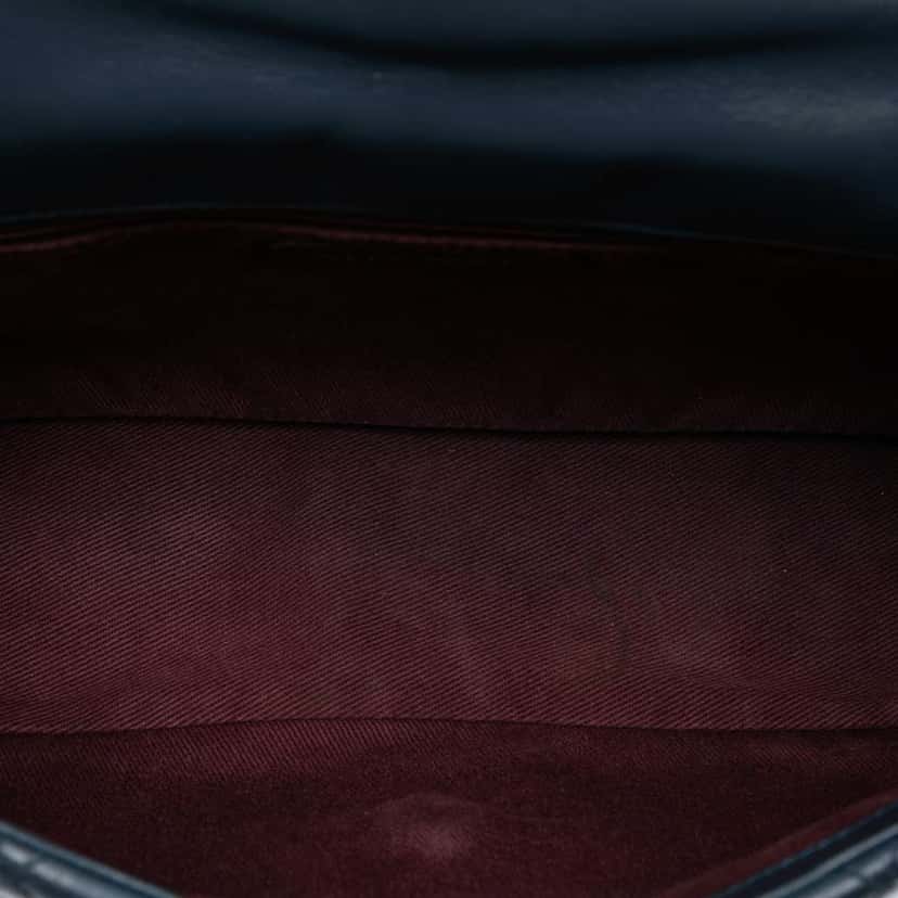 Chanel Medium Iridescent Calfskin In The Mix Flap Blue Leather Good condition - Model View