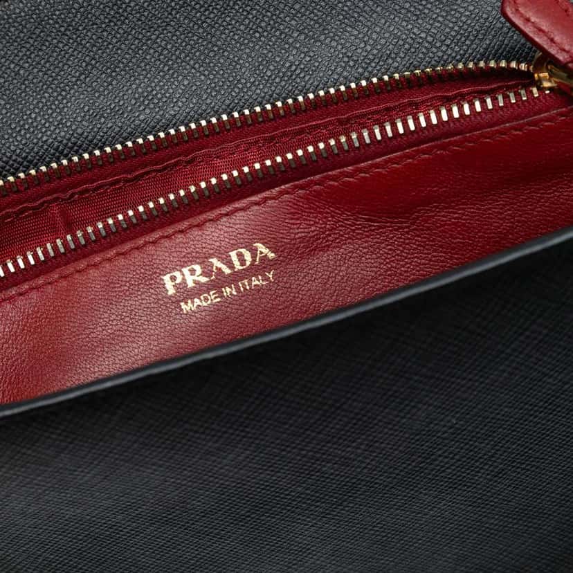 Prada Saffiano Wallet On Chain Black Leather Good condition - Box View