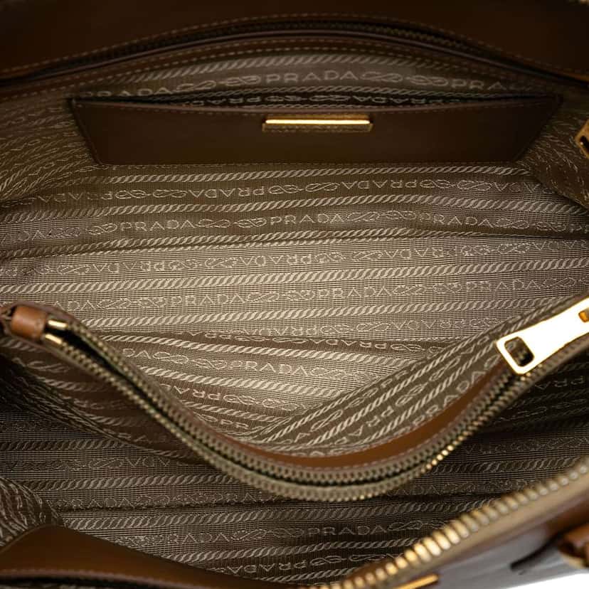 Prada Large Saffiano Lux Promenade Satchel Brown Leather Good condition - Model View
