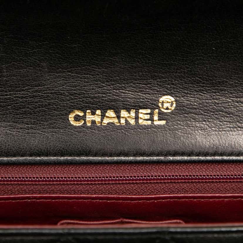 Chanel Medium Quilted Lambskin Full Flap Black Leather Good condition - Box View
