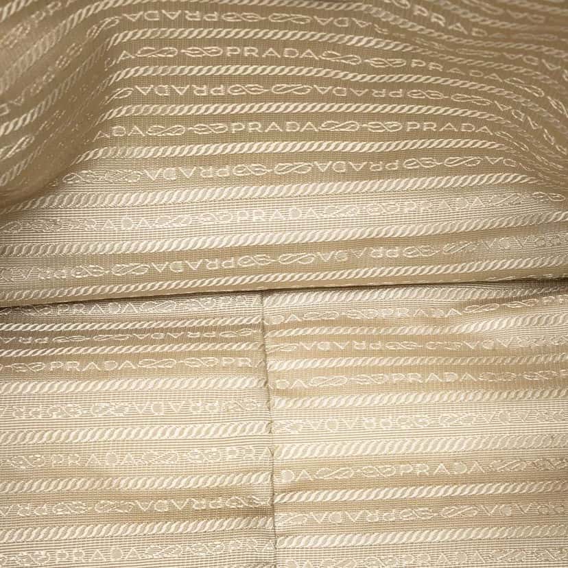 Prada Saffiano Lux Double Zip Tote White Leather Very good condition - Model View