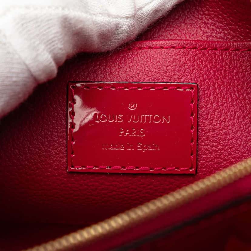 Louis Vuitton Monogram Vernis Cosmetic Pouch Red Leather Good condition - Box View
