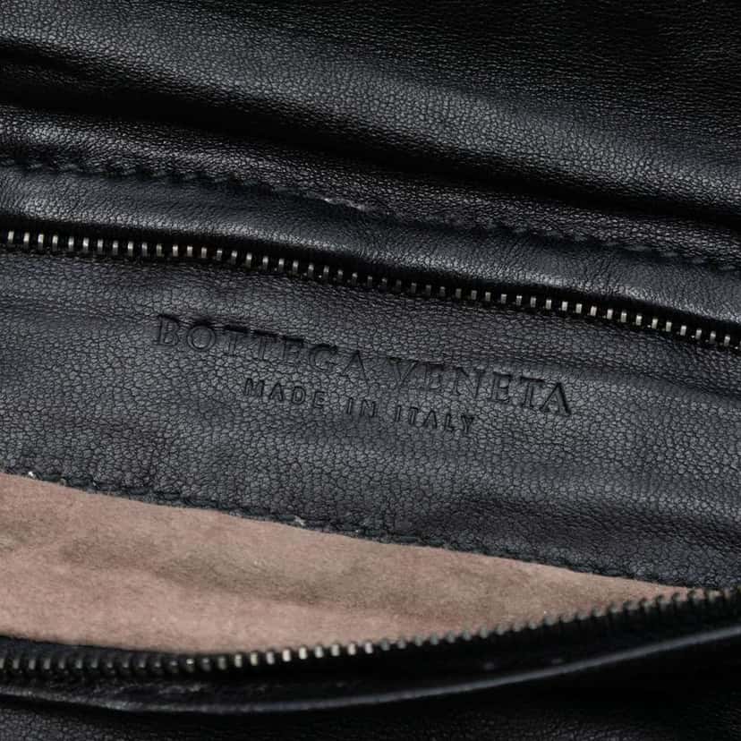 Bottega Veneta Nappa Intrecciato Turn Lock Clutch Black Leather Good condition - Box View