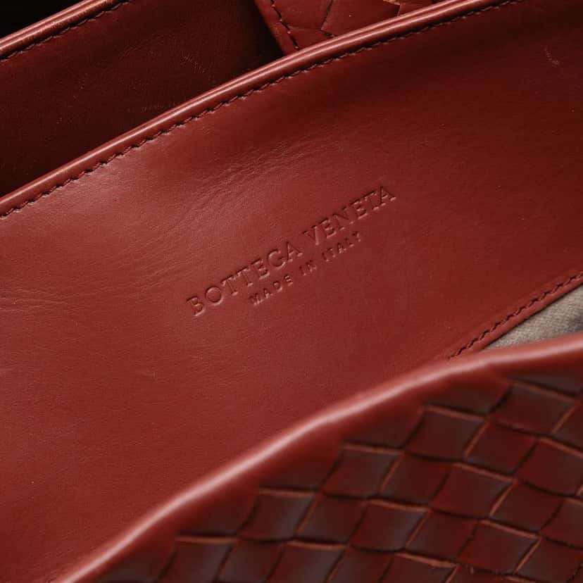 Bottega Veneta Medium Nappa Intrecciato Roma Tote Red Leather Good condition - Box View