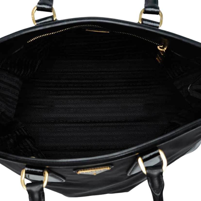 Prada Saffiano Vernice Trimmed Tessuto Parabole Tote Black Good condition - Model View