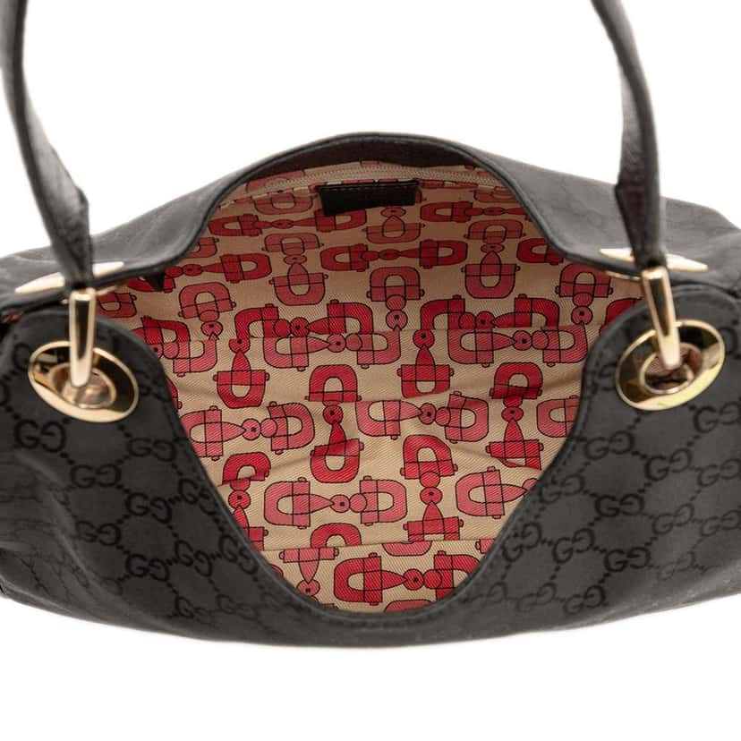 Gucci GG Nylon Colbert Shoulder Bag Black Good condition - Model View