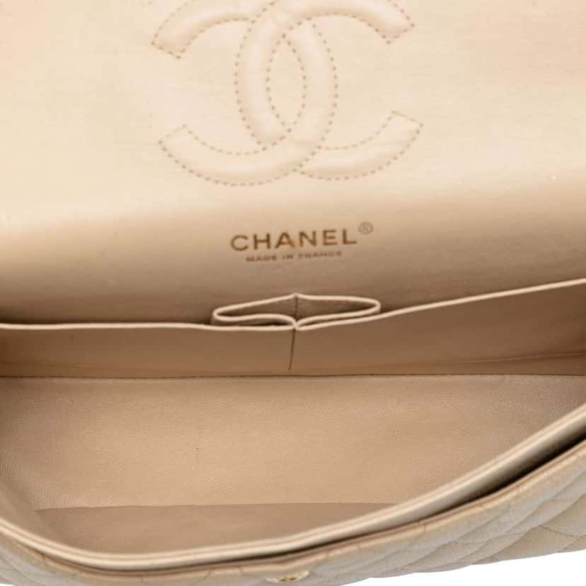 Chanel Medium Classic Caviar Double Flap Brown Leather Good condition - Model View