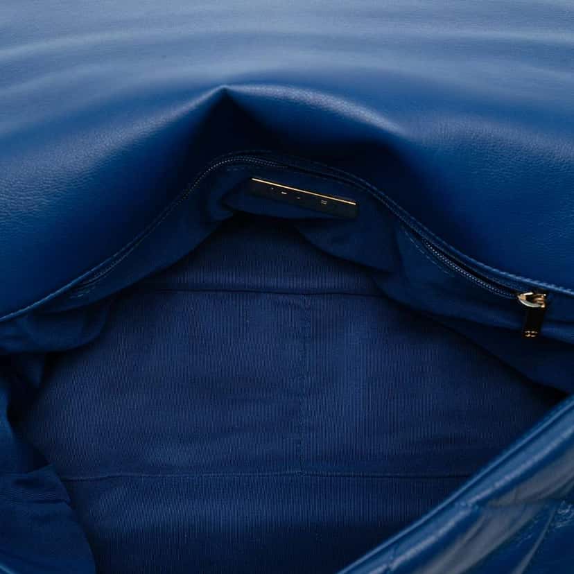 Chanel Maxi Lambskin 19 Flap Blue Leather Very good condition - Model View