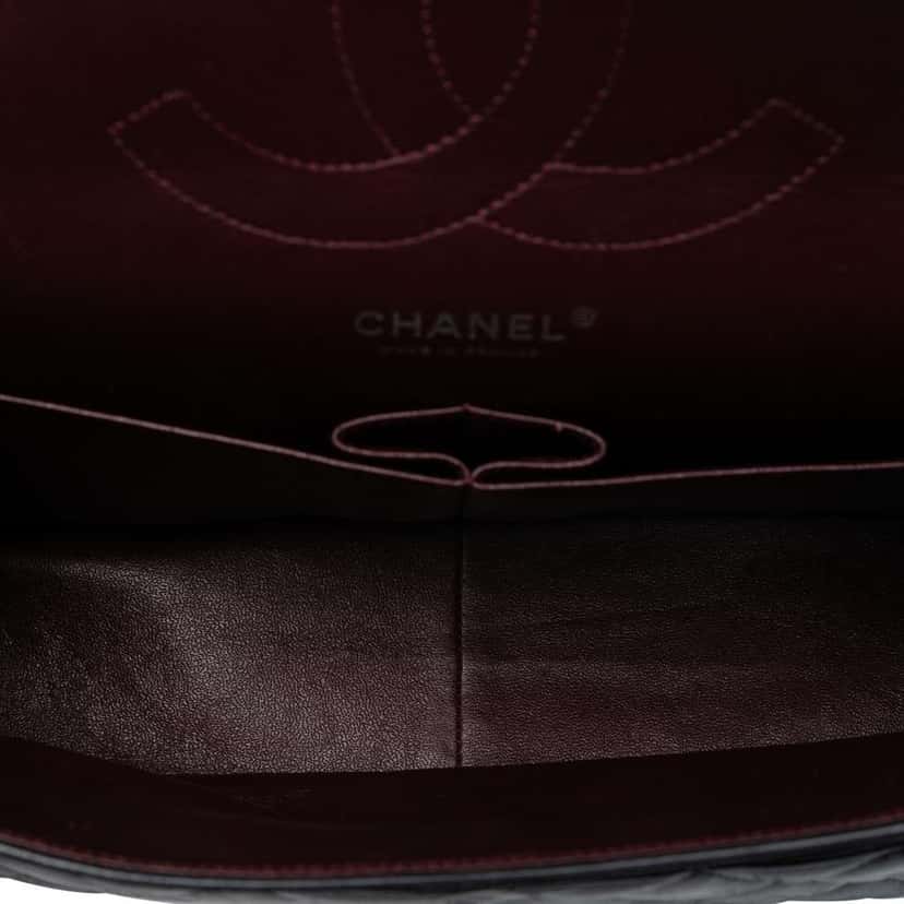Chanel Jumbo Classic Lambskin Double Flap Black Leather Good condition - Model View