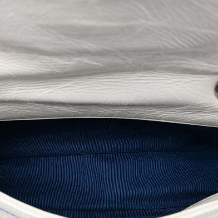 Chanel Distressed Calfskin Straight Line Stitch Flap White Leather Very good condition - Model View