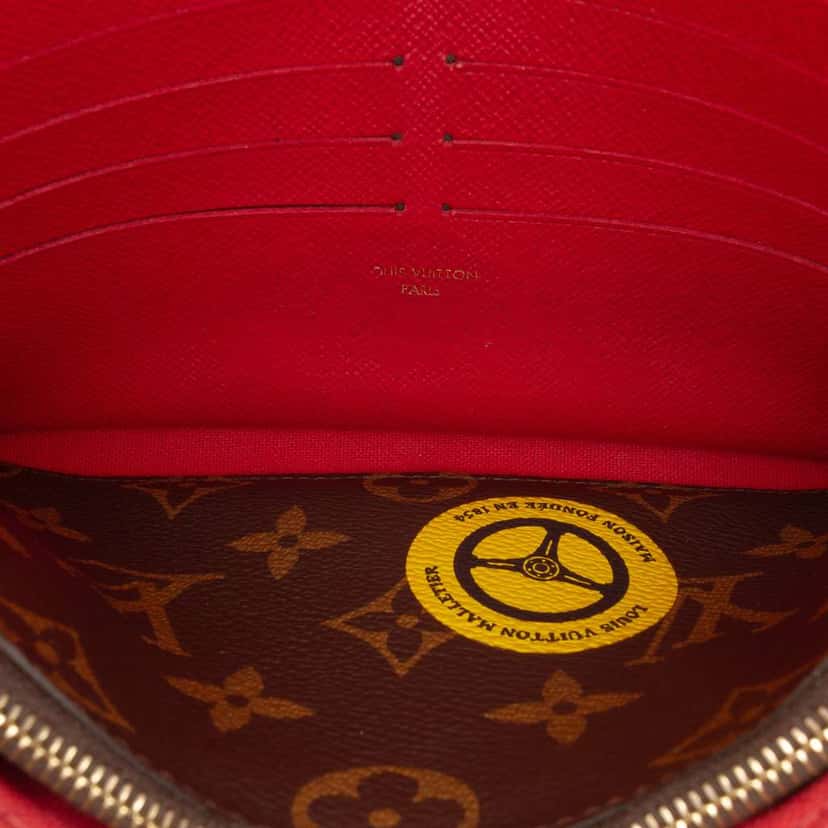 Louis Vuitton Monogram World Tour Pochette Felicie Brown Good condition - Model View