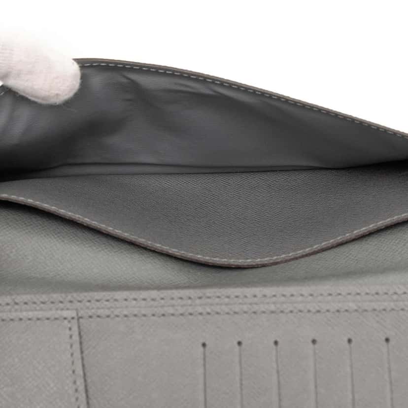 Louis Vuitton Taiga Brazza Wallet Grey Leather Good condition - Model View