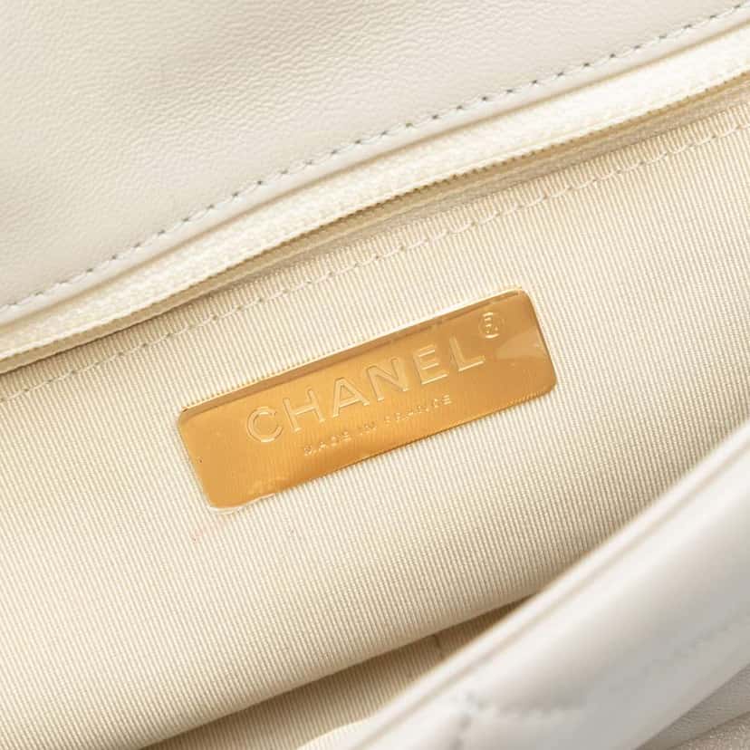 Chanel Large Lambskin 19 Flap White Leather Good condition - Box View