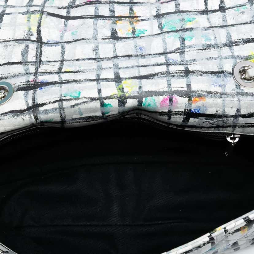 Chanel Medium Calfskin Hand Painted Graffiti Flap White Leather Good condition - Model View