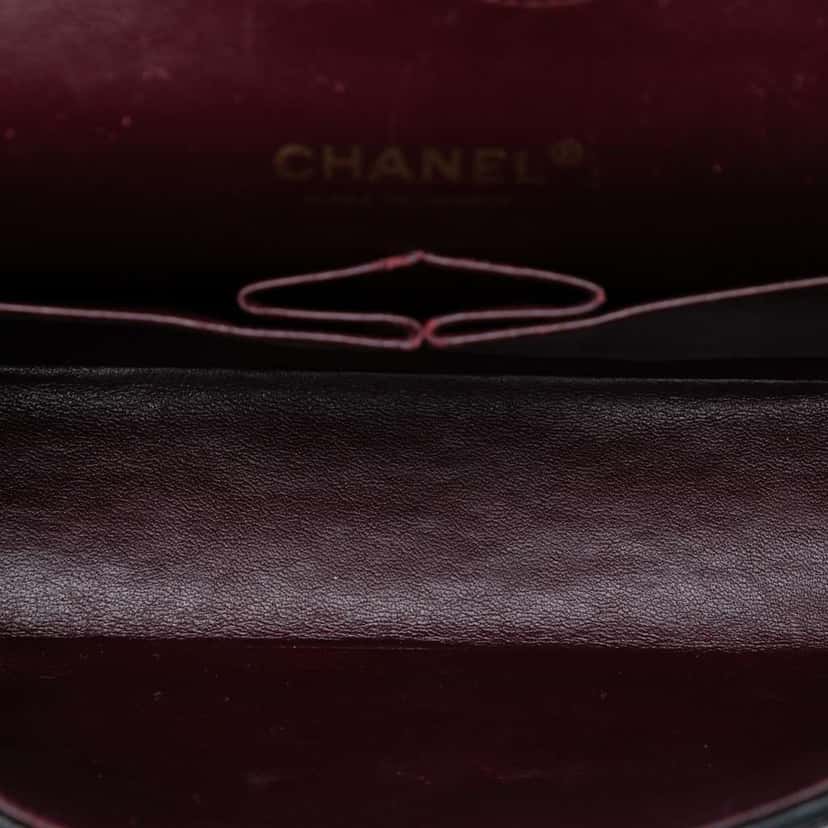 Chanel Medium Classic Lambskin Double Flap Black Leather Good condition - Model View