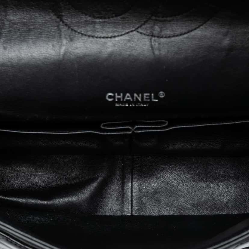 Chanel Maxi Classic Patent Double Flap Black Leather Good condition - Model View