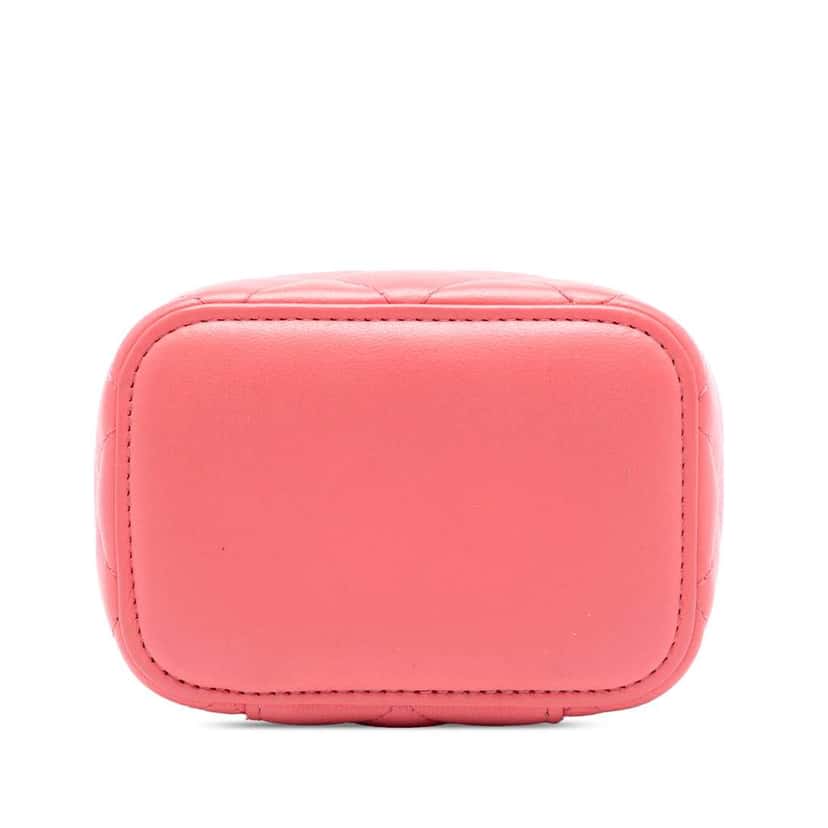 Chanel Mini Quilted Lambskin Pearl Crush Vanity Case With Chain Pink Leather Good condition - Inside View