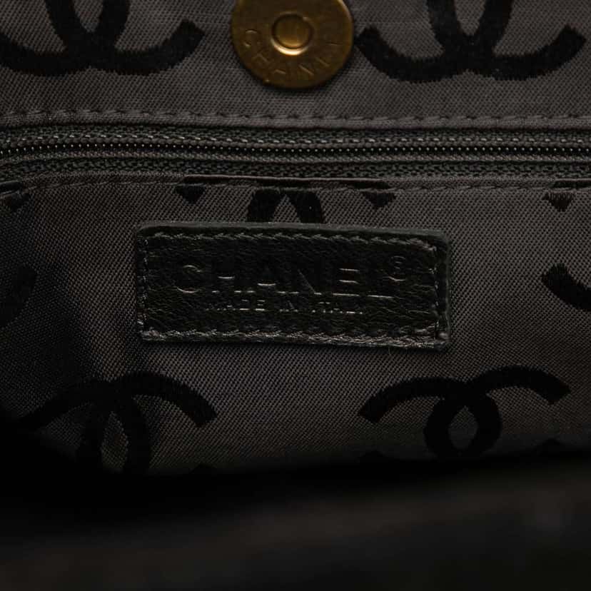 Chanel CC Suede Caviar Stitched Tote Black Leather Good condition - Box View