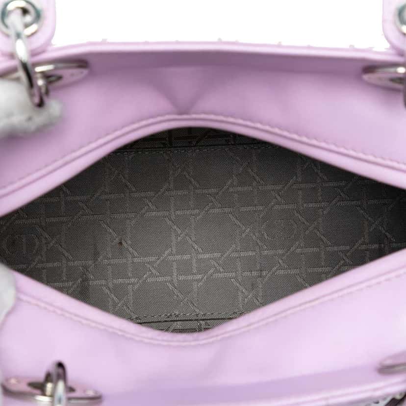 Dior Medium Lambskin Cannage Lady Dior Purple Leather Good condition - Model View